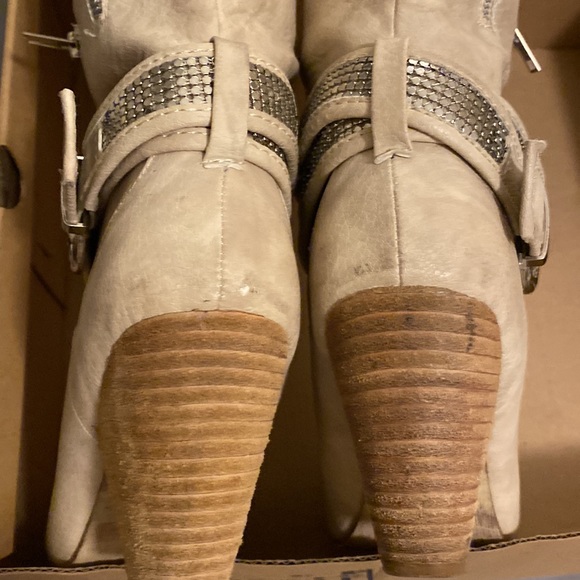 Not Rated Sz 8 Rock-a-Billy, Boots,Off White, Distressed-ISH - Picture 11 of 14